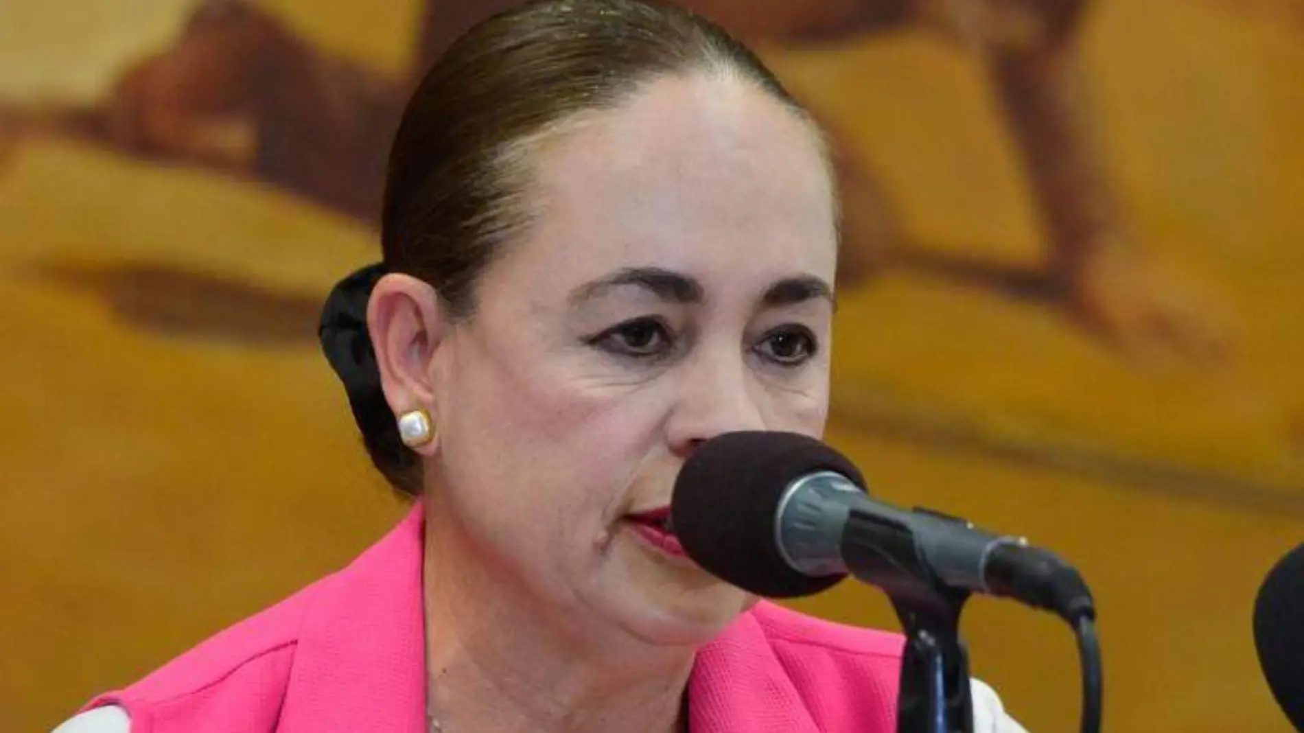 secretaria de Educación y Deporte, Sandra Elena Gutiérrez